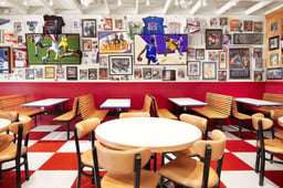 A European-Style Cocktail Bar in West Village, a '90s Throwback Spot in Snider Plaza, and Another Bob's Expansion