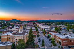 Discovering the Scenic Small Towns of Asheville Highway