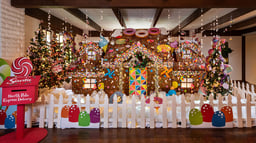 12 Incredible Hotel Gingerbread Displays