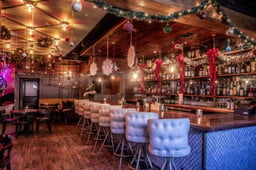 15 Festive Christmas Pop-Up Bars In Atlanta This Holiday Season