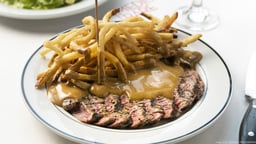Steak and frites chain set to open second Baltimore-area location - Baltimore Business Journal