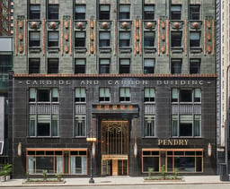 This Modern Luxury Hotel in Downtown Chicago Melds Past and Present With Its Design