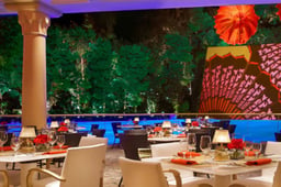 There’s A Whimsical Lakeside Restaurant With A Nightly Show In Las Vegas