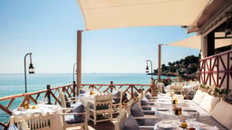 Loulou Pirate: the beach restaurant to (re)discover on the Côte d'Azur this summer