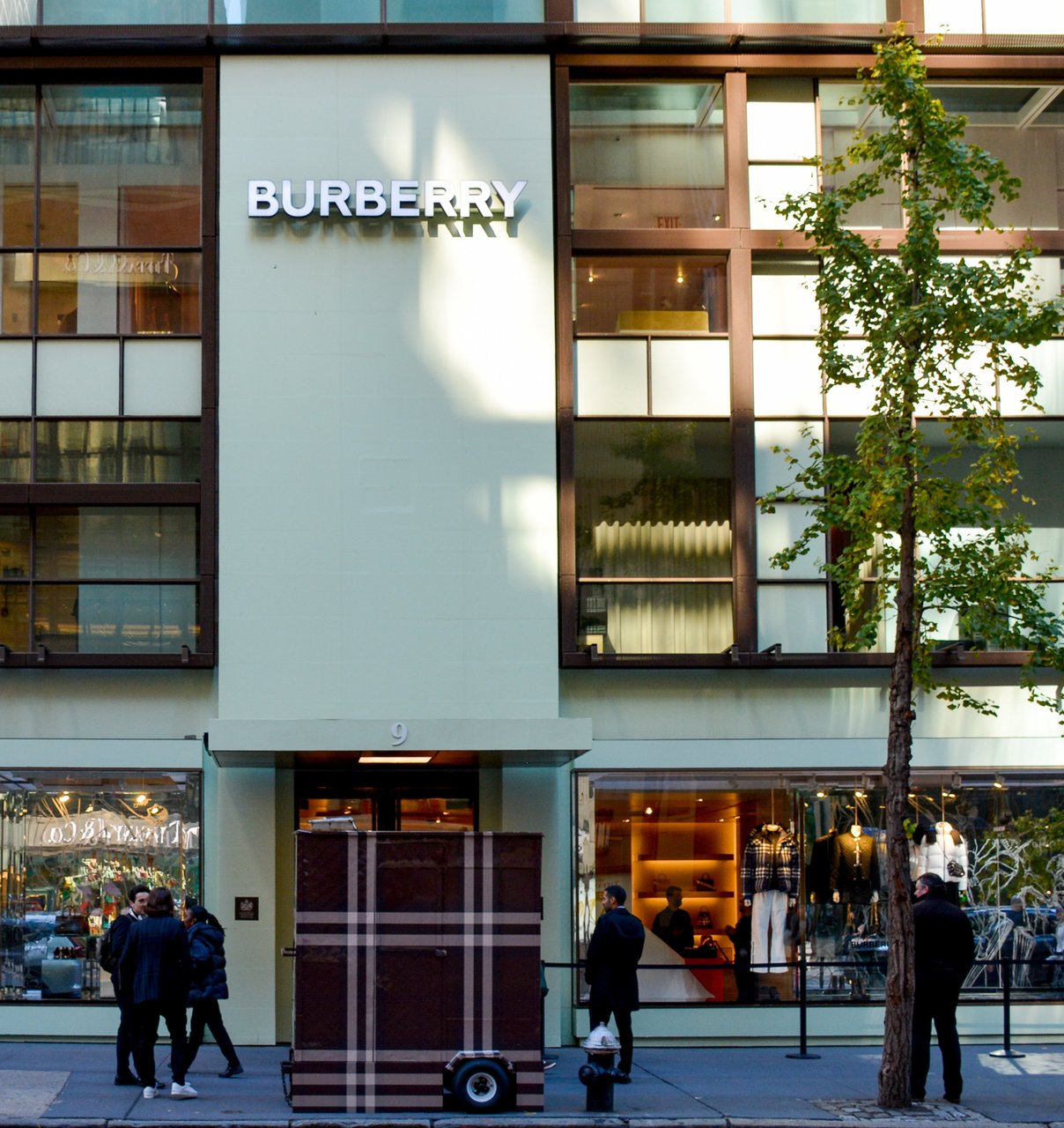 Burberry Pop-Up Cart - Pop Up in New York, NY | The Vendry