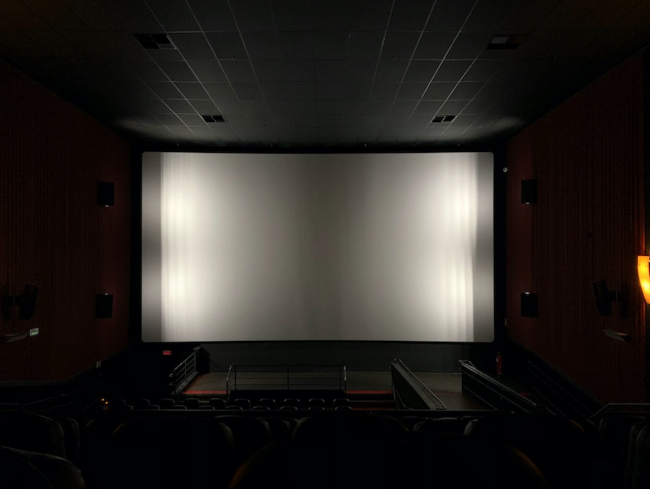 AMC Westbank Palace 16 - Movie Theater in Harvey, LA | The Vendry