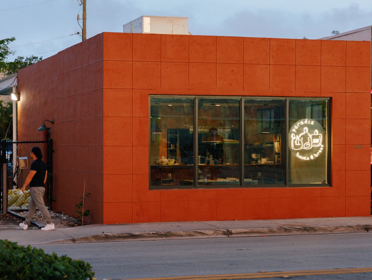 Paradis Books & Bread - Cafe Restaurant In North Miami, FL