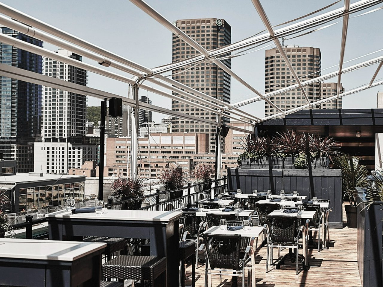 Terrasse Place D'Armes - Montréal, Canada | The Vendry