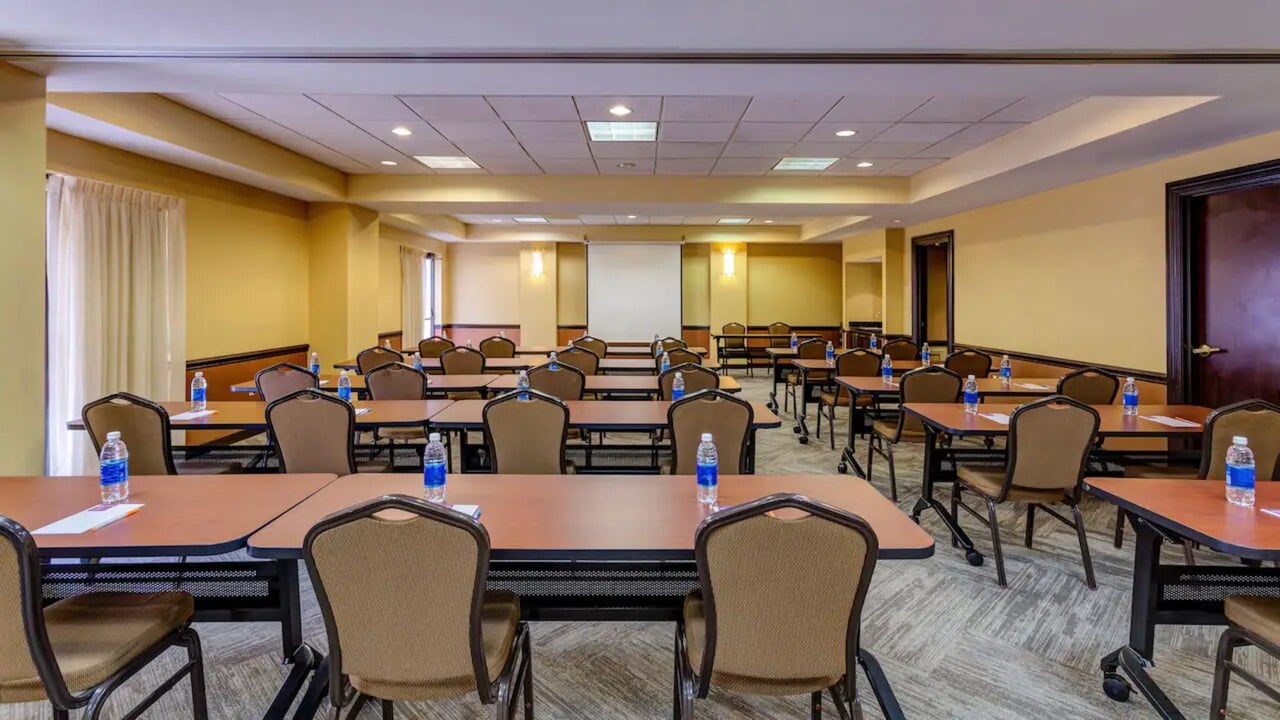 Hyatt Place Tempe/Phoenix Airport - Hotel in Tempe, AZ | The Vendry