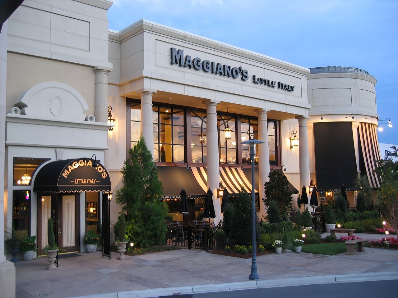 maggiano-s-little-italy-southpark-mall-italian-restaurant-in