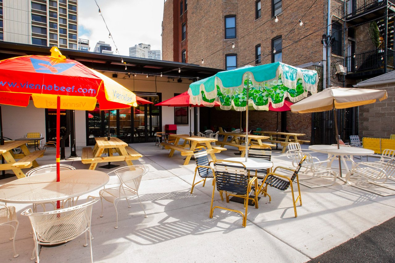 The Wiener’s Circle - American Restaurant In Chicago, Il