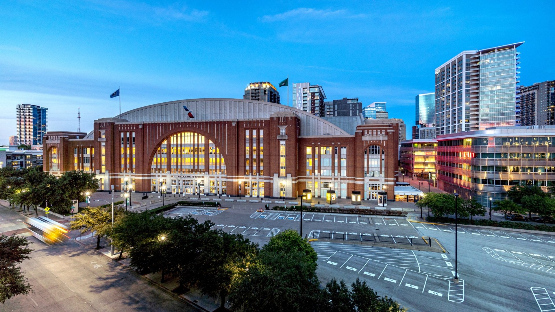 American Airlines Center – Todays DFW