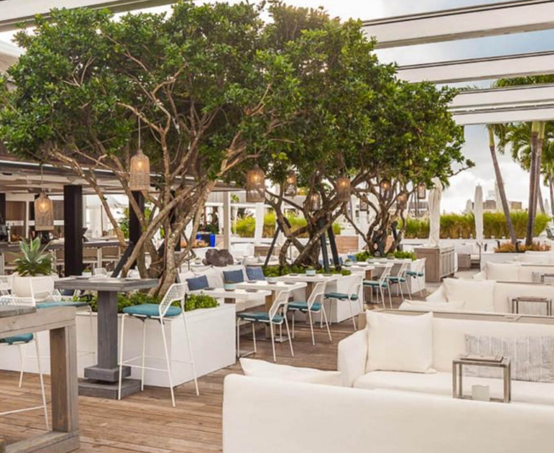 Watr At The 1 Rooftop At 1 Hotel South Beach Hotel In In Miami Beach Fl The Vendry