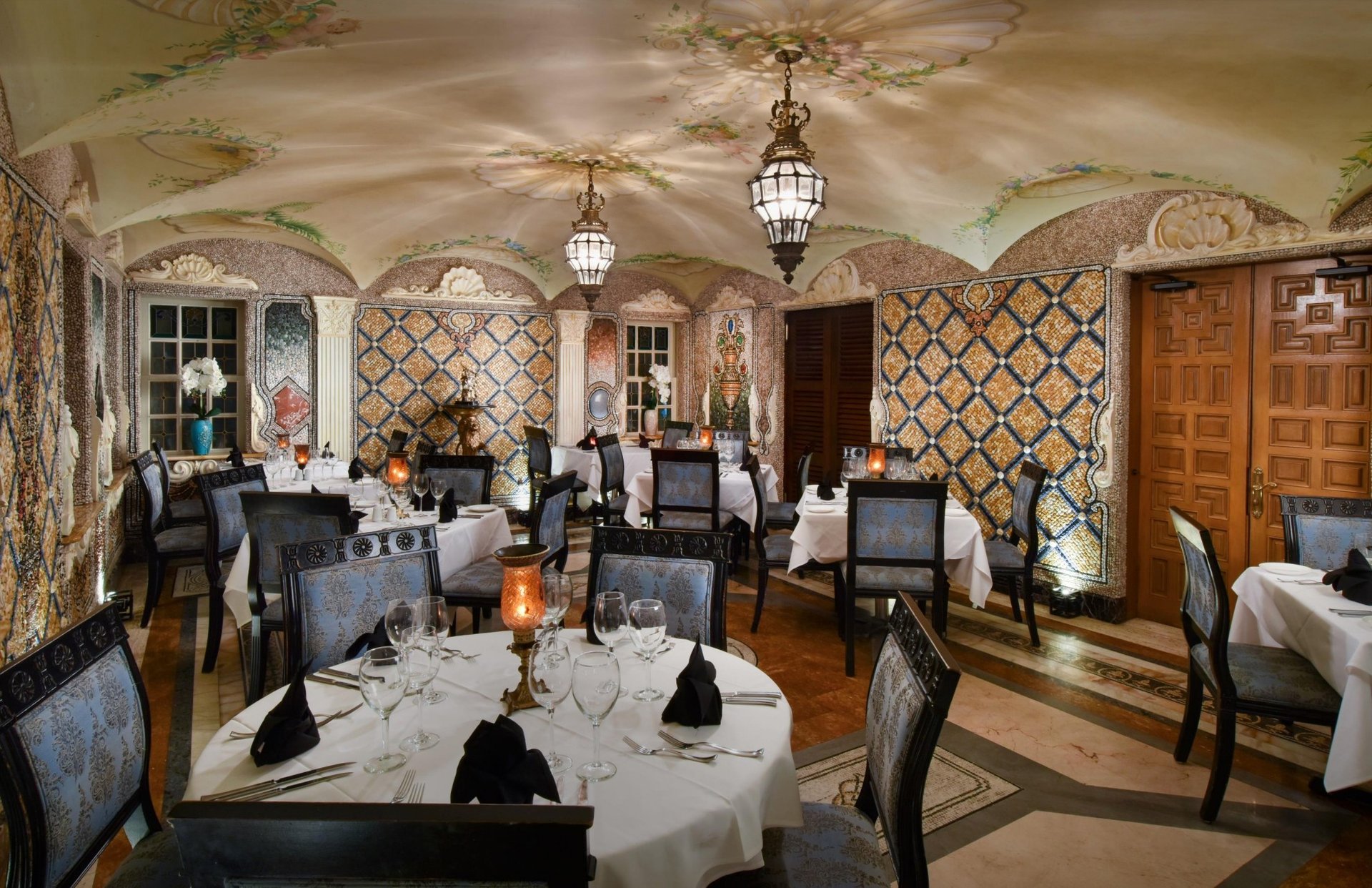 Gianni's Dining Room At The Villa Casa Casuarina At The Former Versace ...