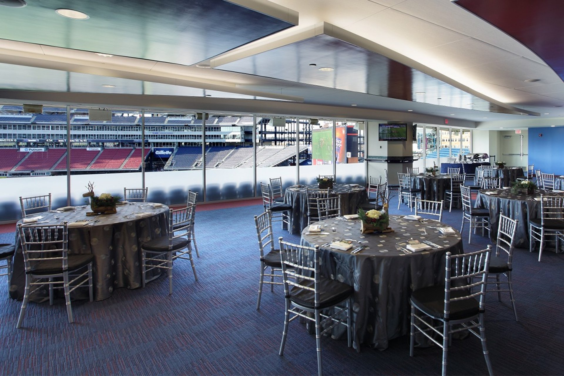 putnam-club-lounge-at-gillette-stadium-stadium-in-in-foxborough-ma