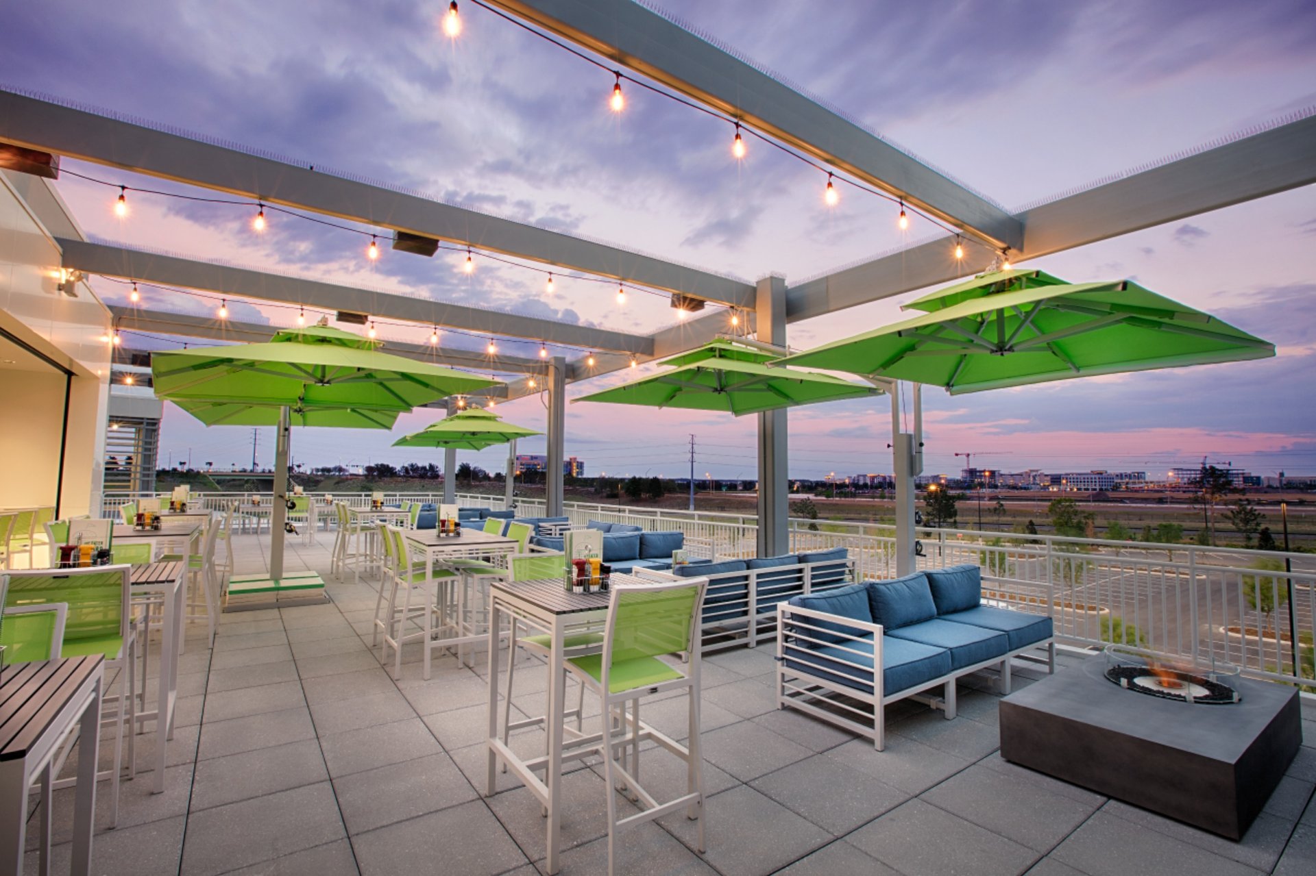 Outdoor Lounge at Drive Shack Orlando - Event Space in in Orlando, FL ...