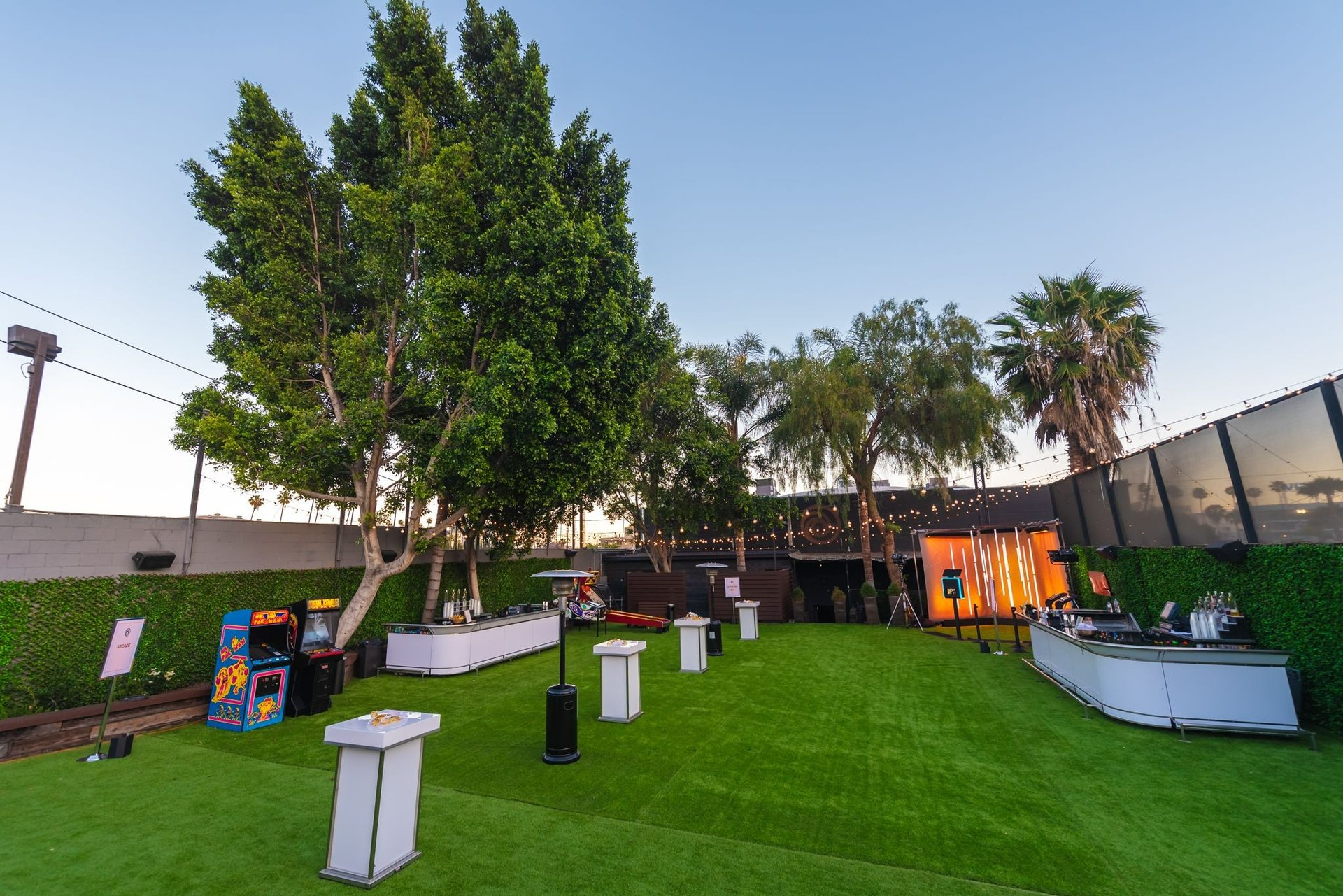 the-patio-at-academy-la-bar-club-in-in-los-angeles-ca-the-vendry