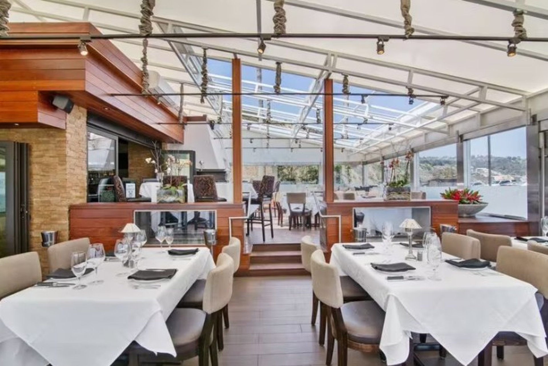 malibu-upper-terrace-at-mastro-s-ocean-club-malibu-restaurant-in-in