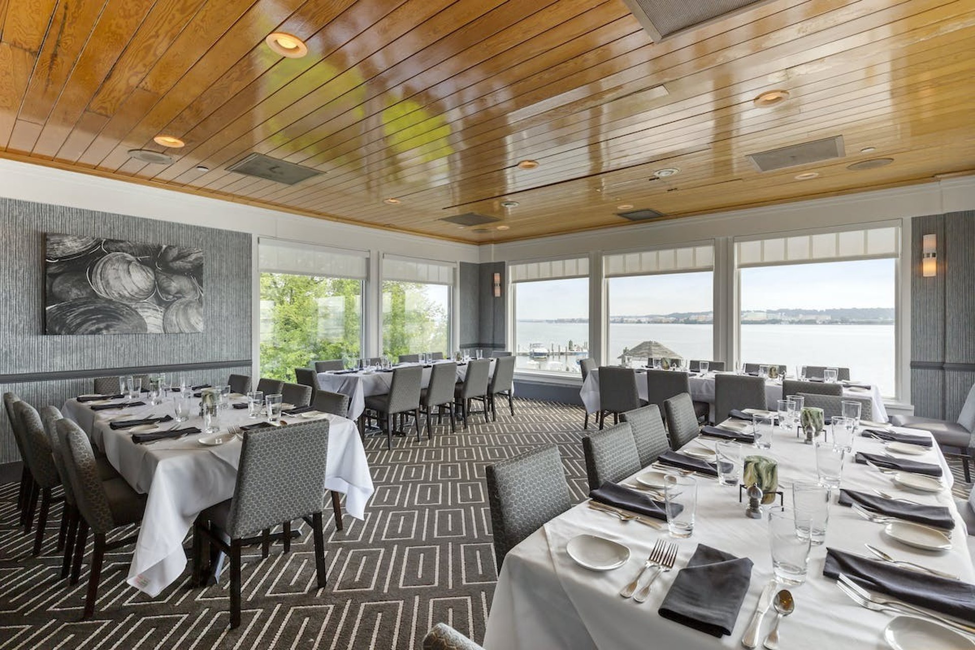 Capitol Room at Chart House - Restaurant in in Alexandria, VA | The Vendry