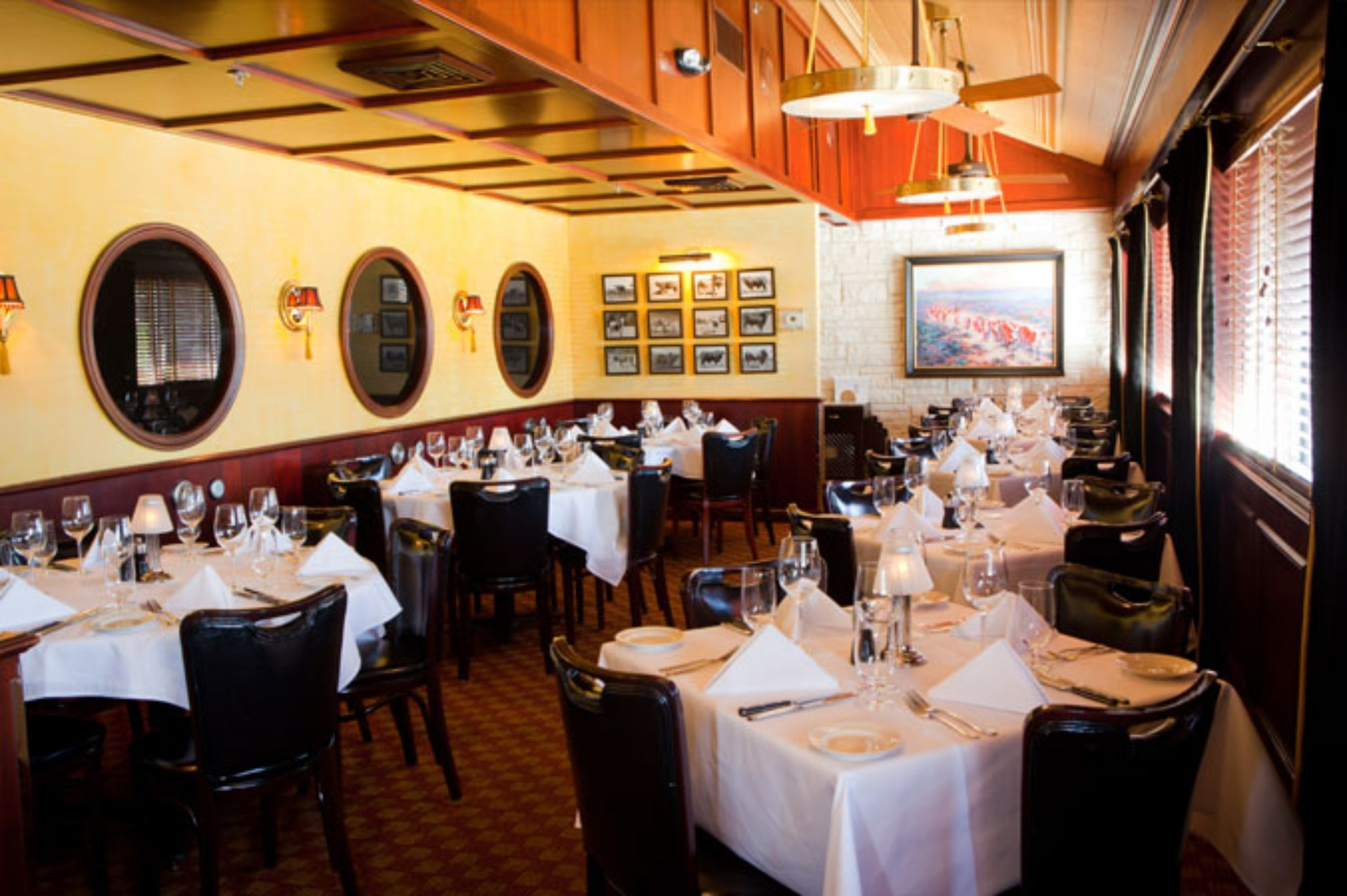 Pappas Bros. Steakhouse - Dallas - The Dining Car - Restaurant In ...