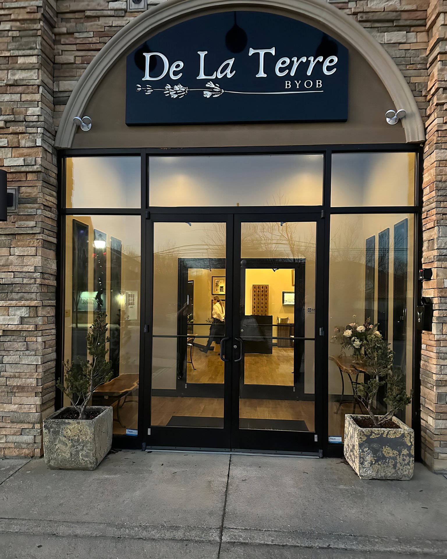 De La Terre Byob French Restaurant In Downingtown Pa The Vendry