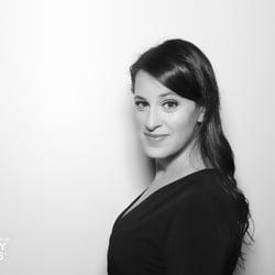 Naomi Ratner Oshry's avatar