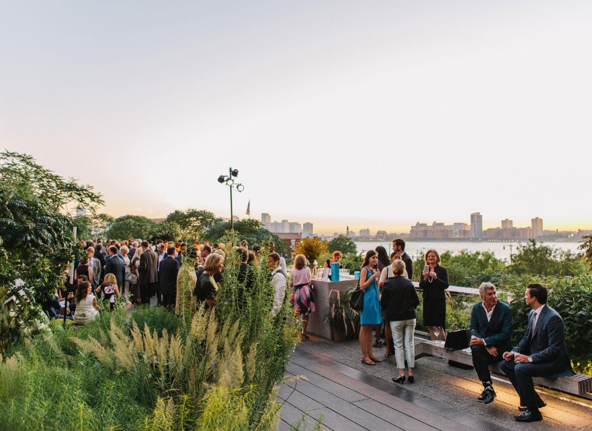 Diller – von Furstenberg Sundeck