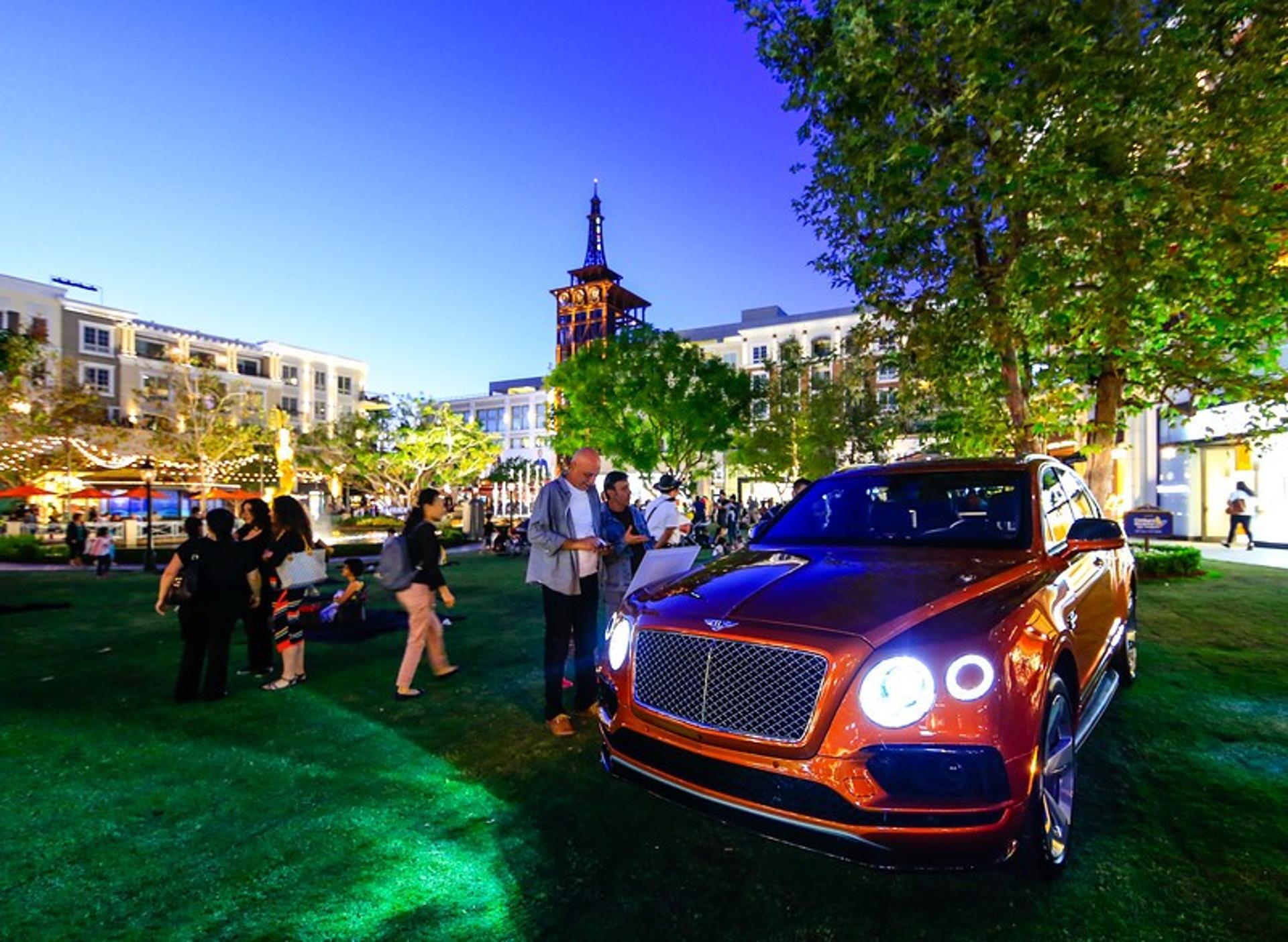 Bentley "Be Extrodinary"