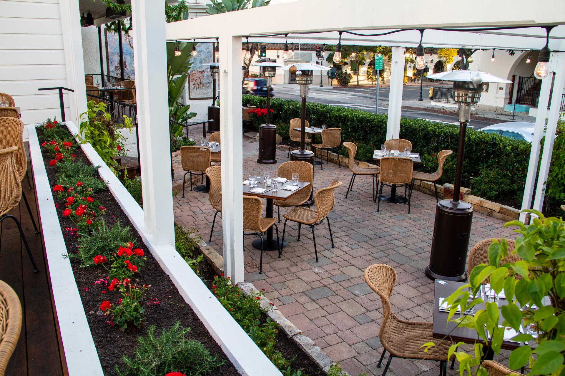 The 14 best cocktail spots in Santa Barbara