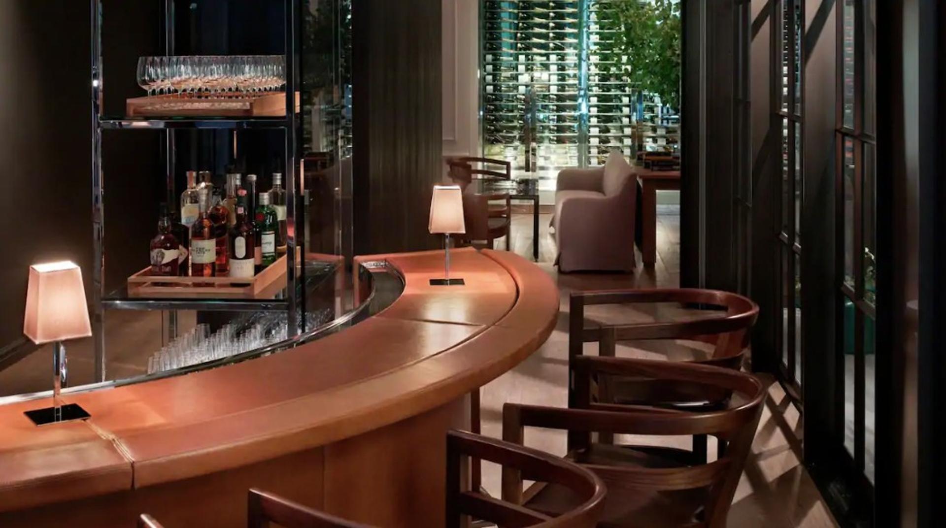 Bar / Den