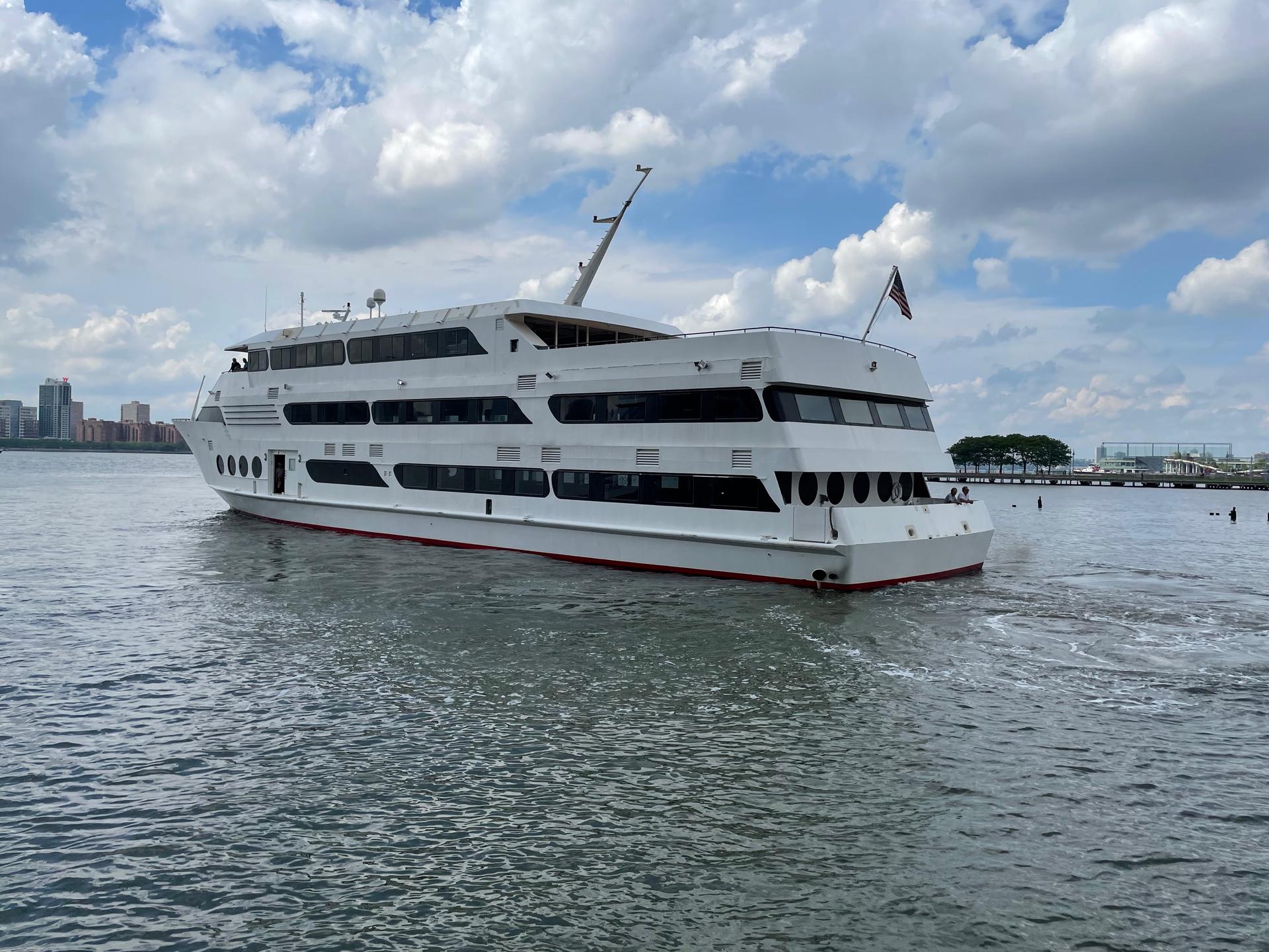 The Horizons' Edge Yacht 