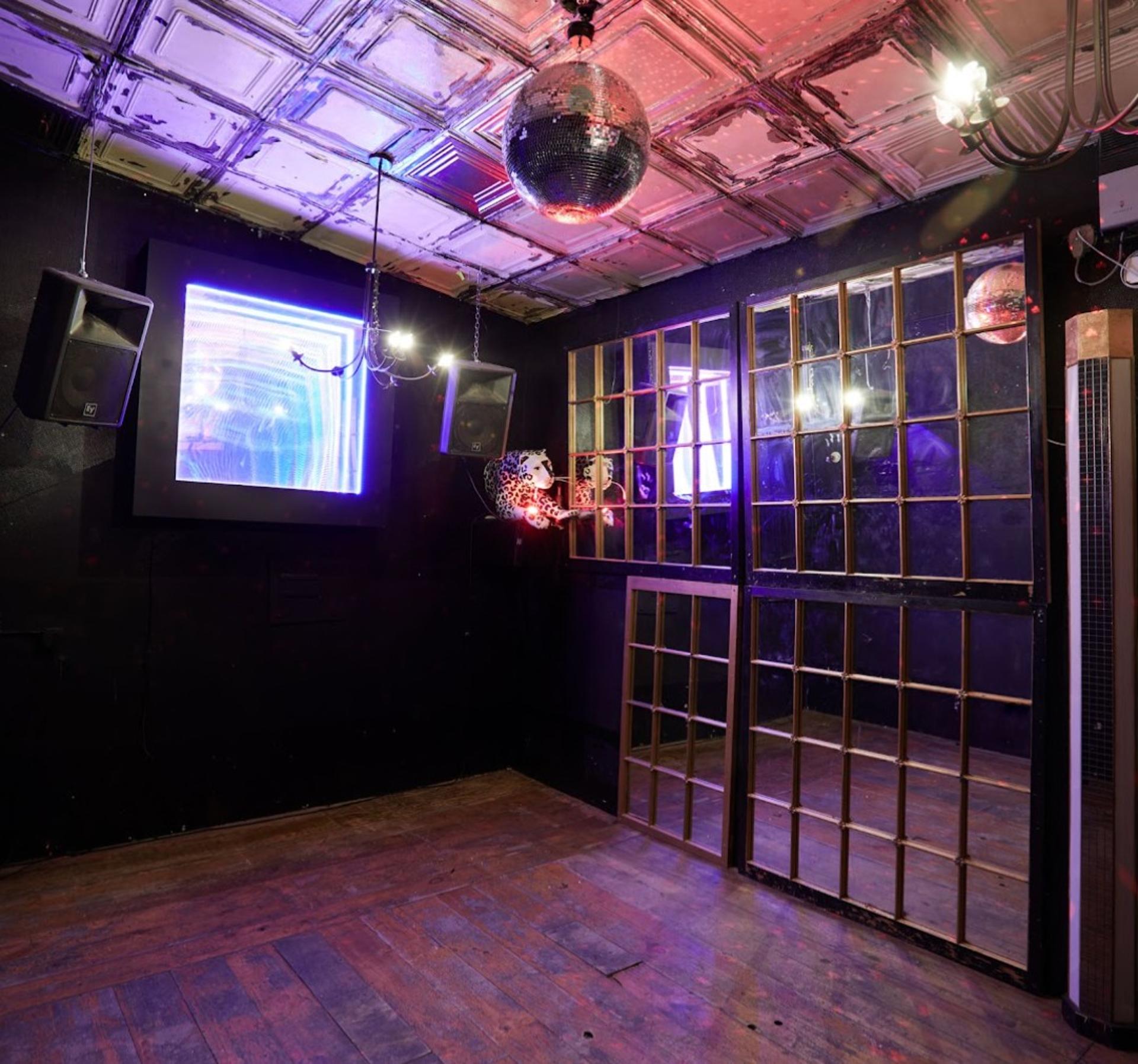 Ruby Room