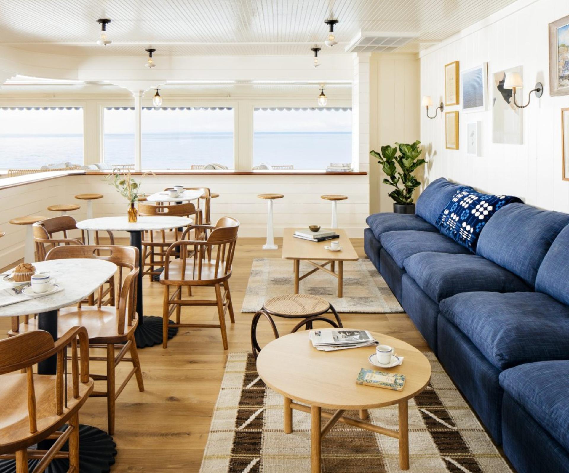 The Lobby & Lounge
