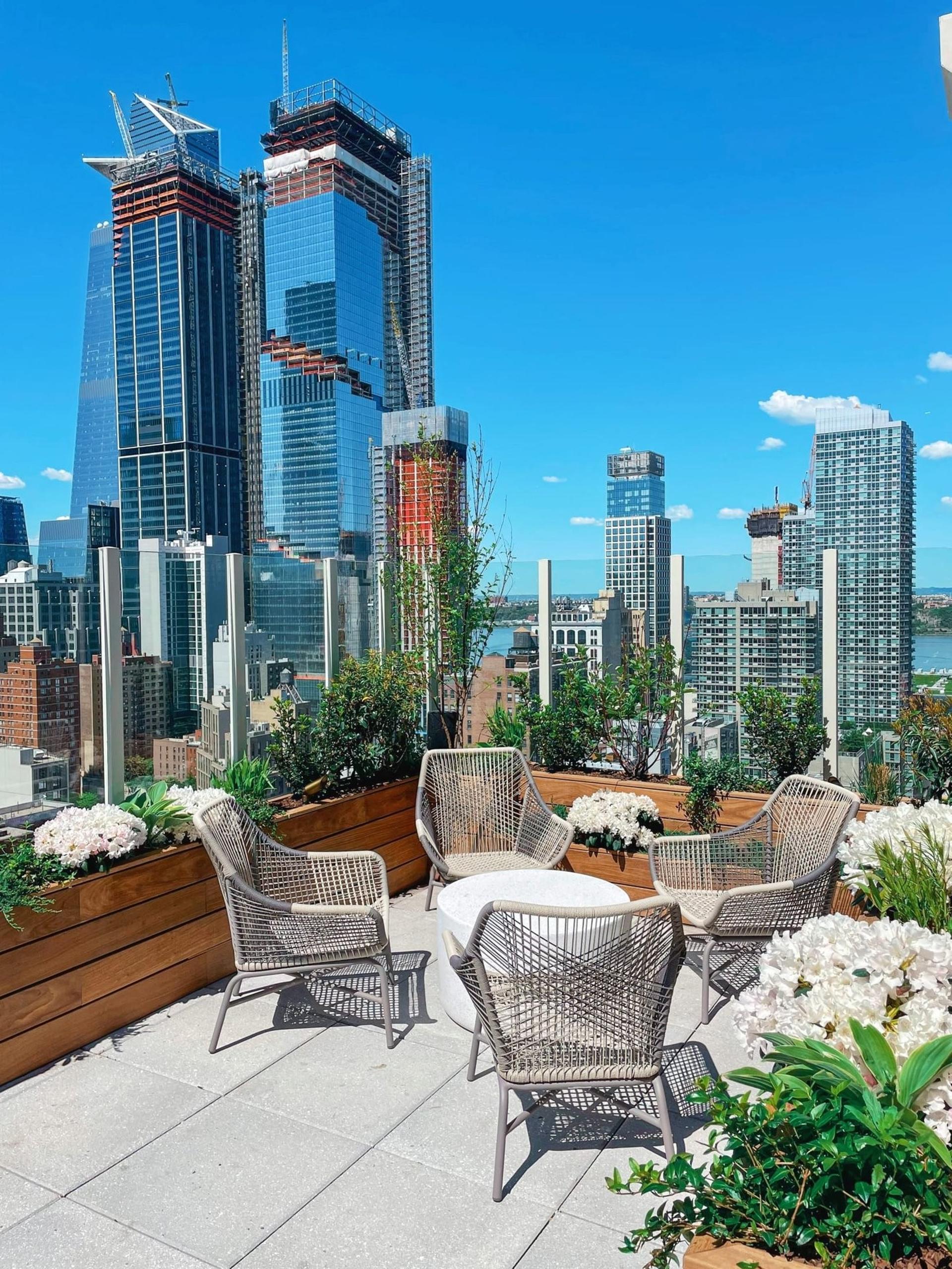 Arlo Rooftop (A.R.T) Midtown