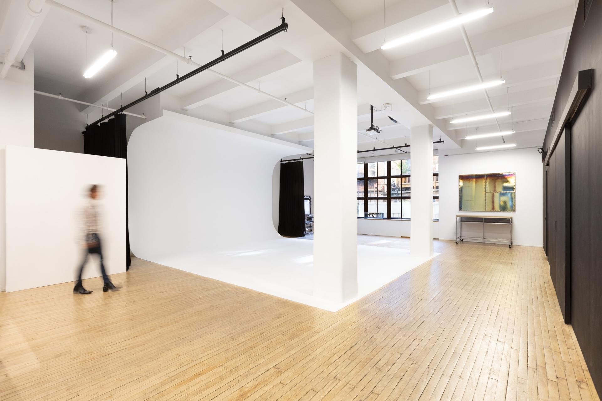 Casa Avedon: Pro Flex Photostudio