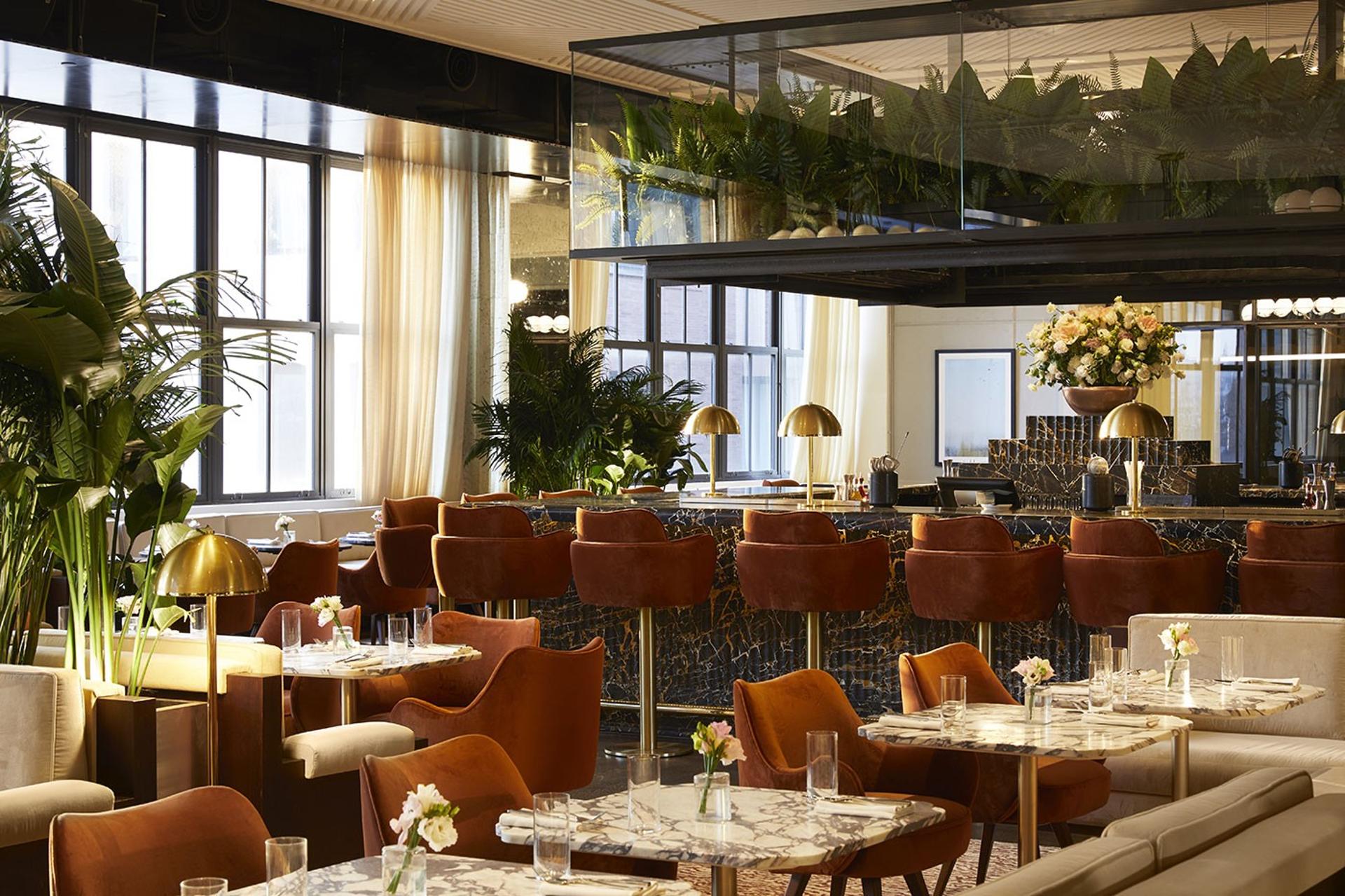 Bar & Lounge