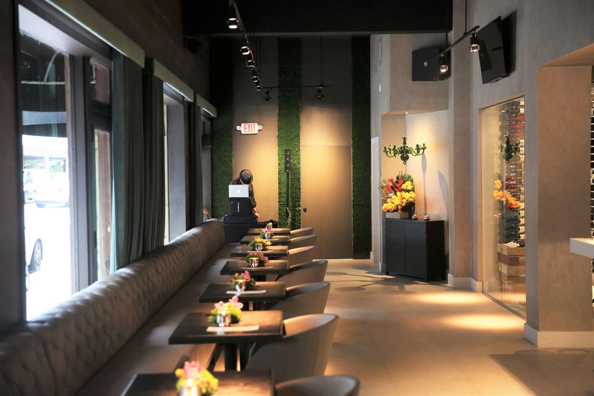 The Negroni Lounge