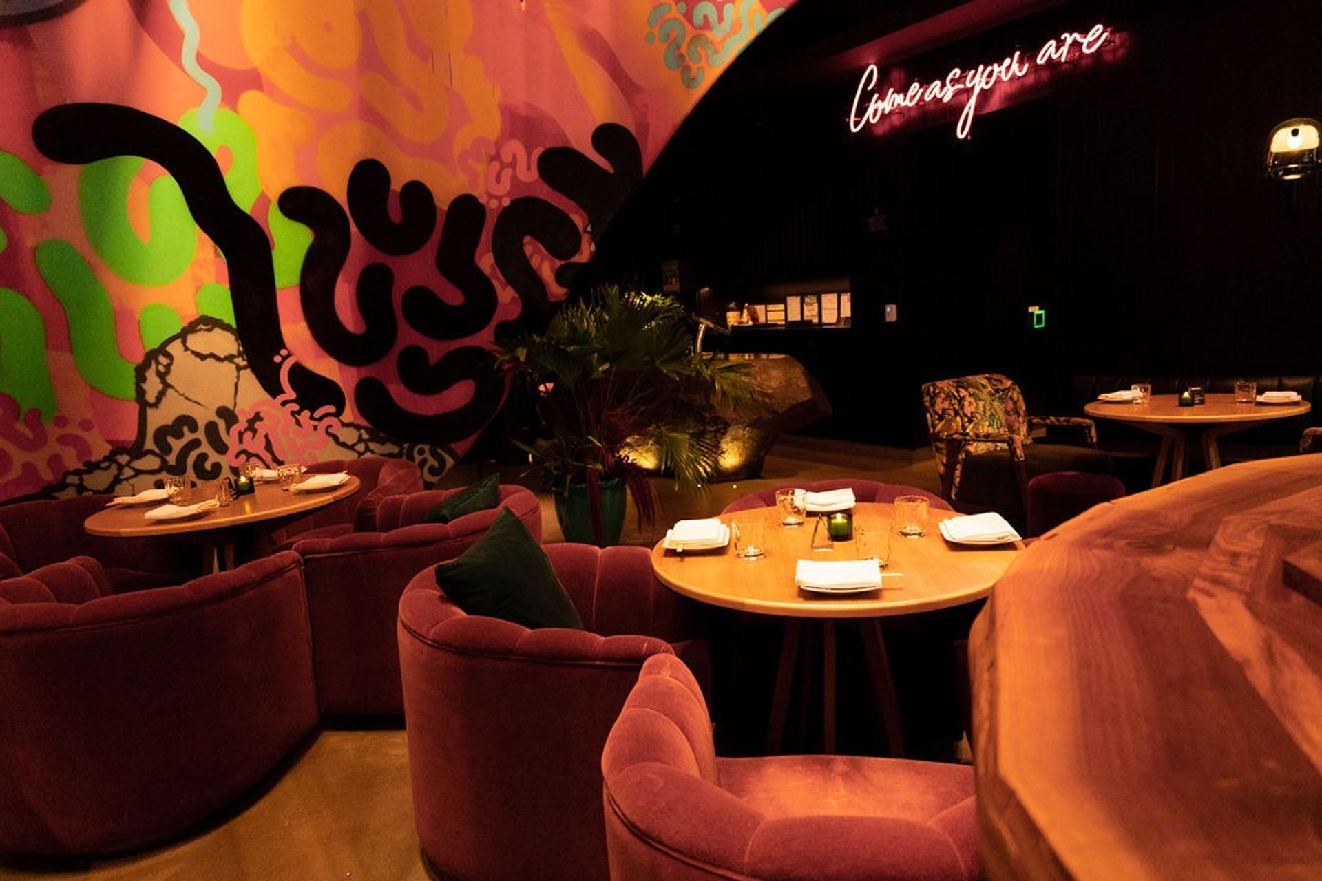 Akachan Lounge