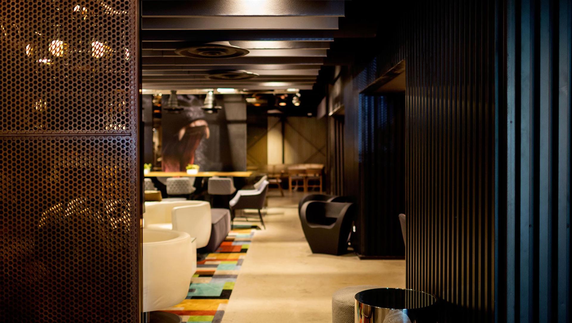 Double Take Lounge