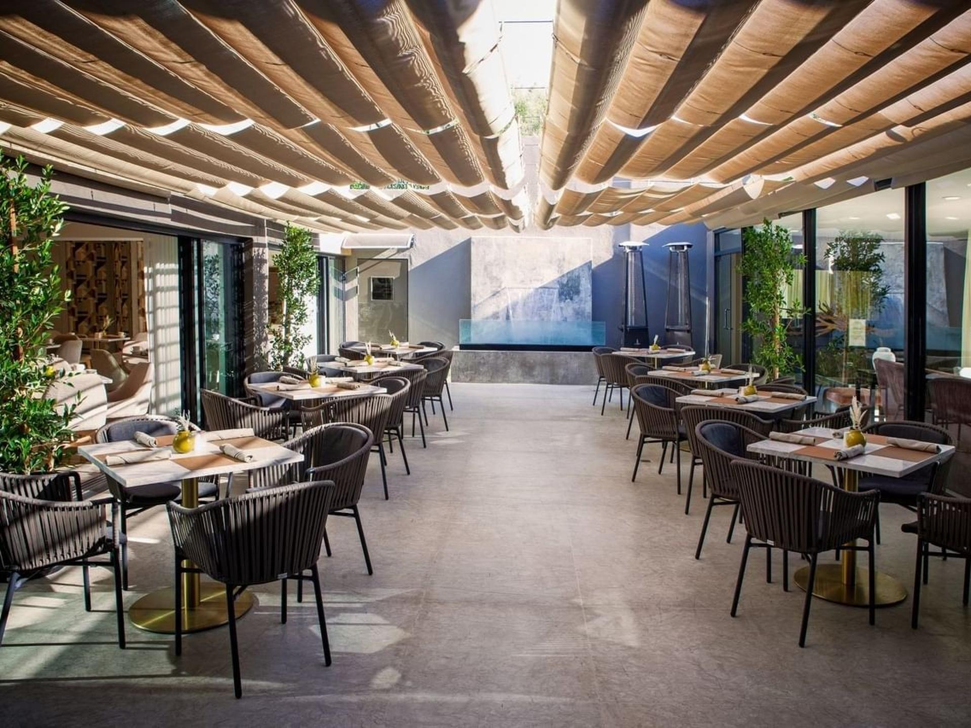 Restaurant Patio