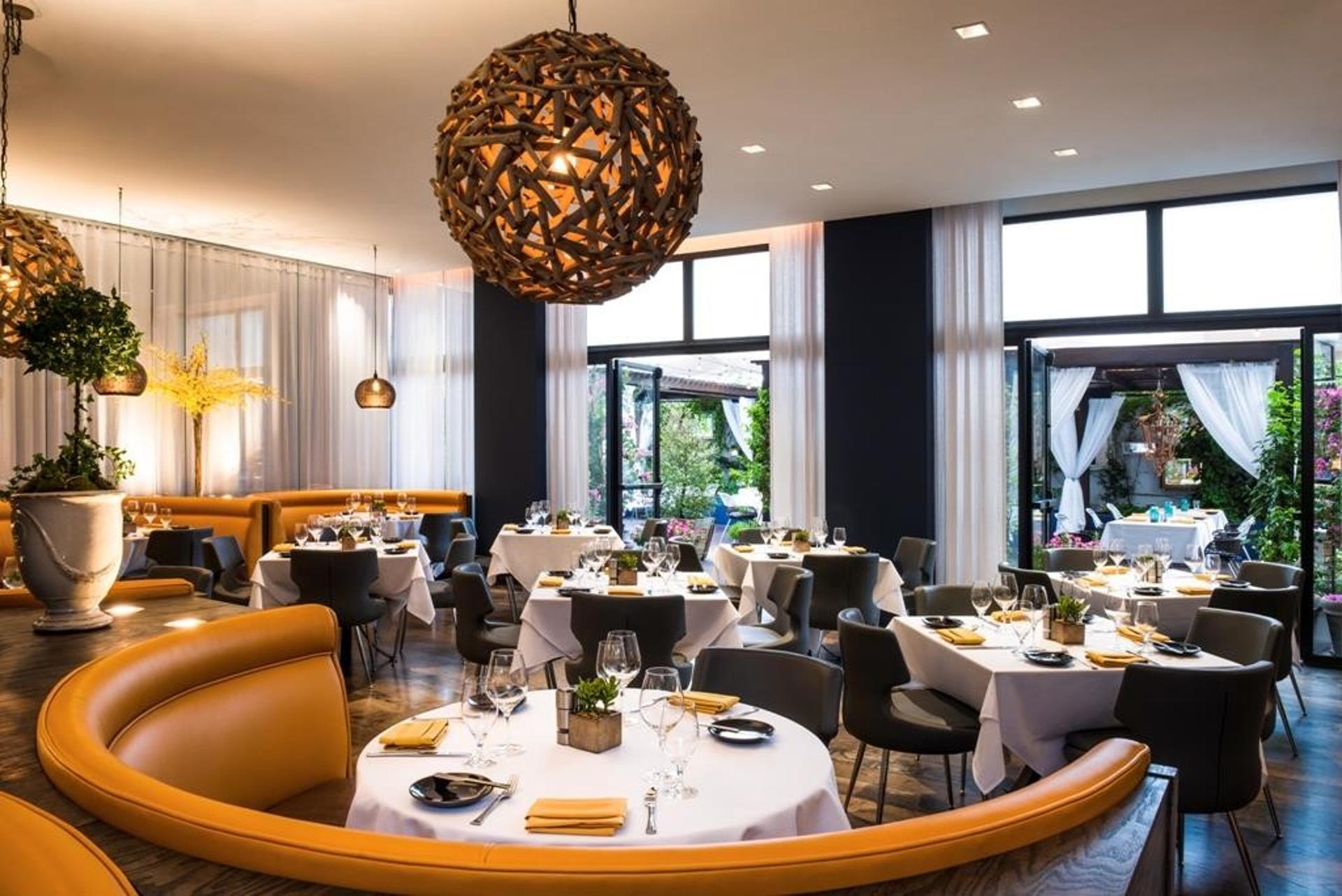 Cattle & Claw Dining Room