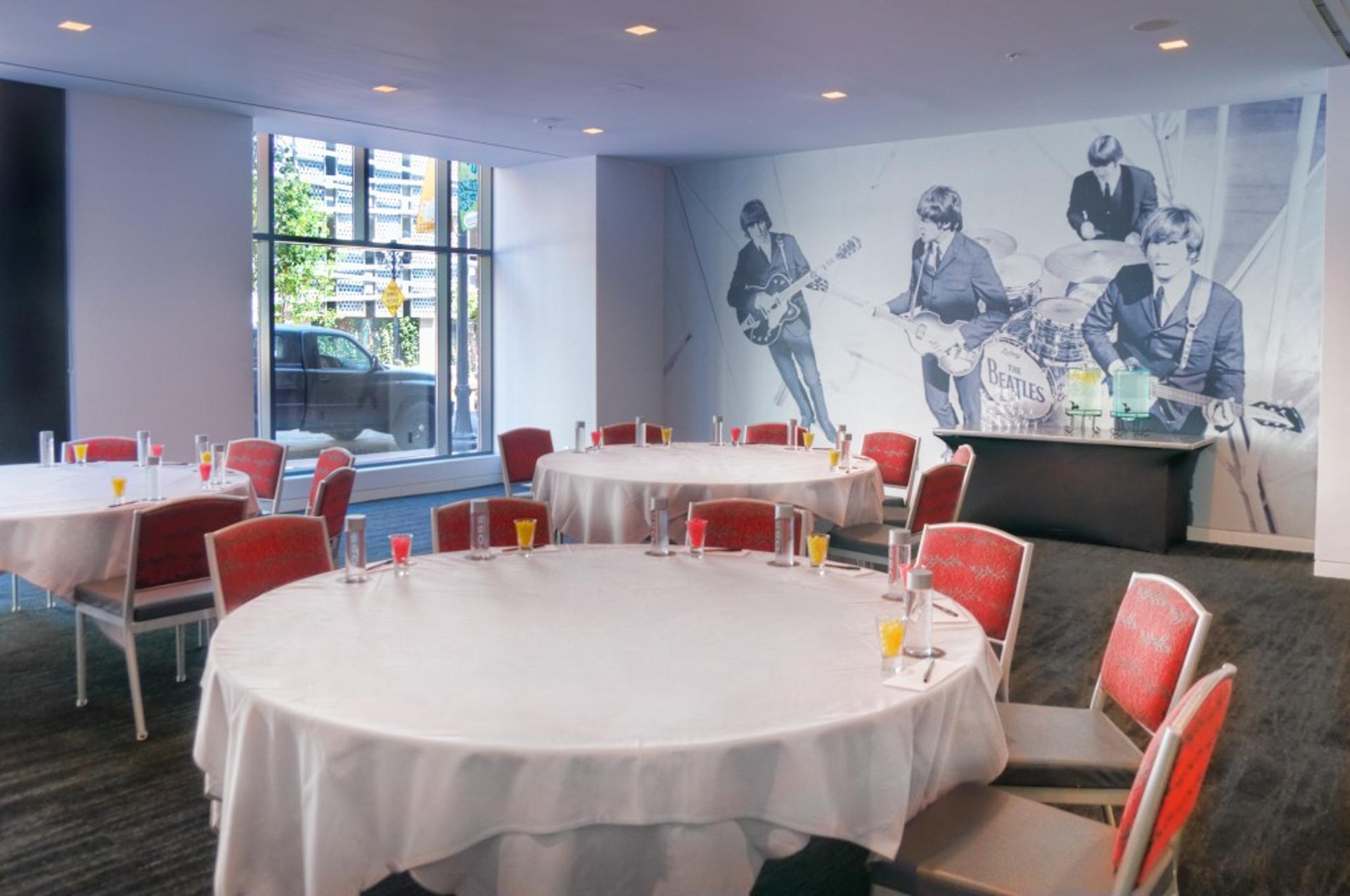 Revolution Meeting Room