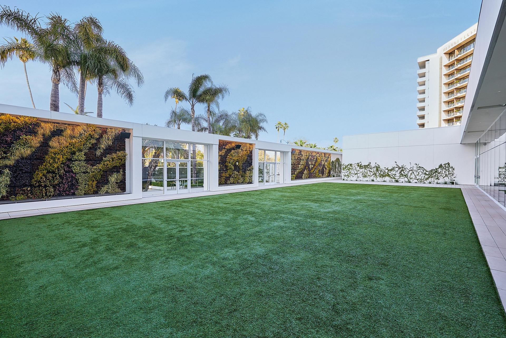 Wilshire Garden