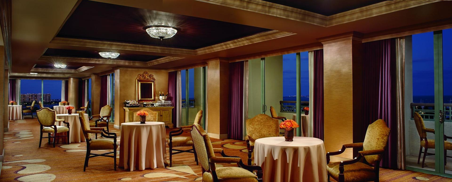 Vista Lounge