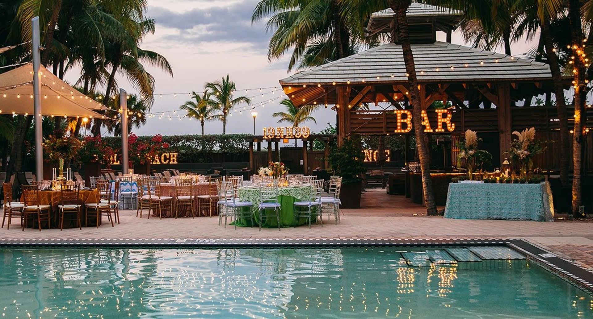 Aqua Pool & Lounge