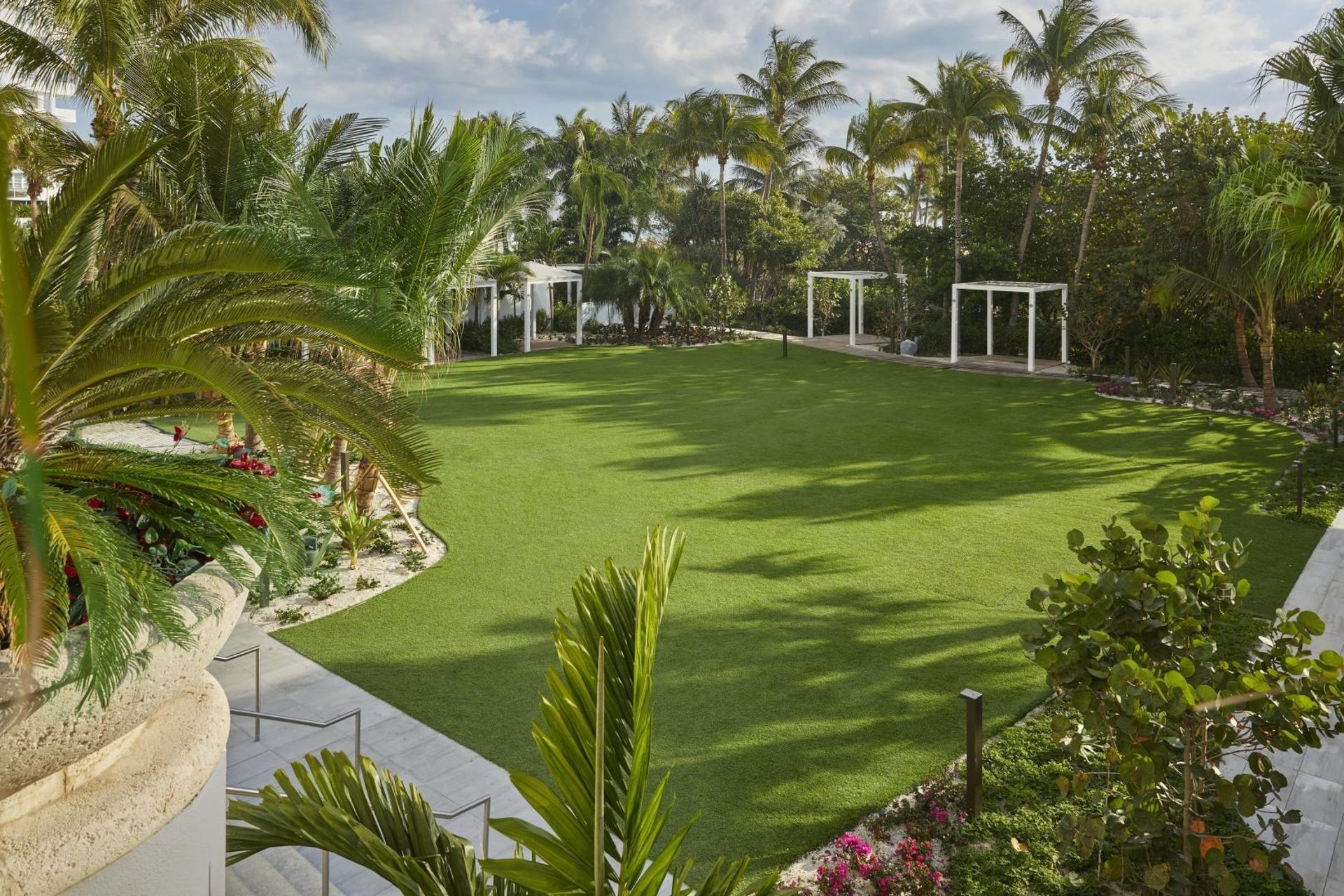 Americana Lawn