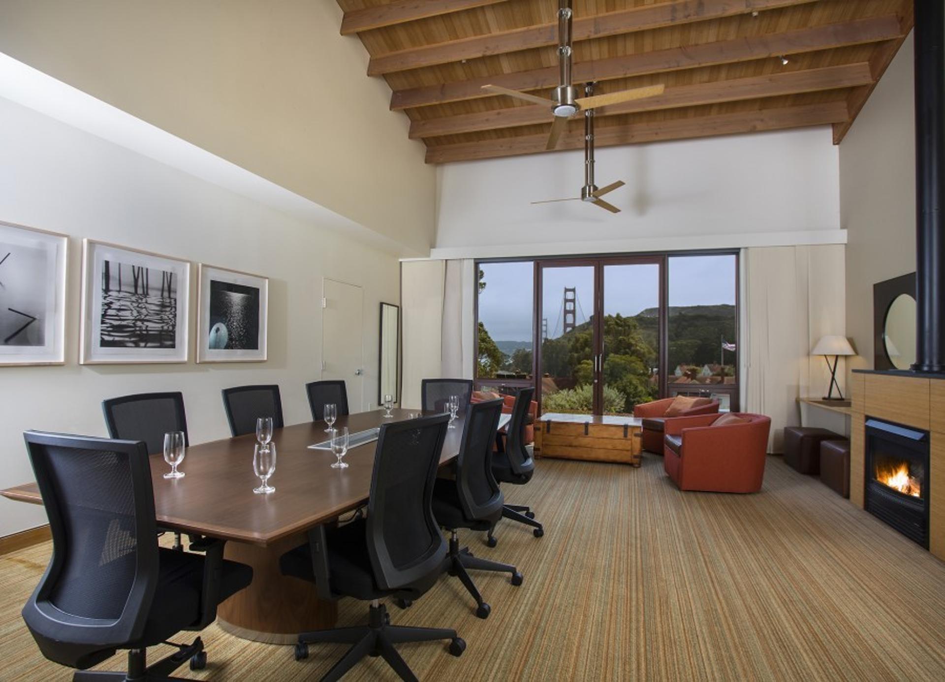 Contemporary Suite 2404