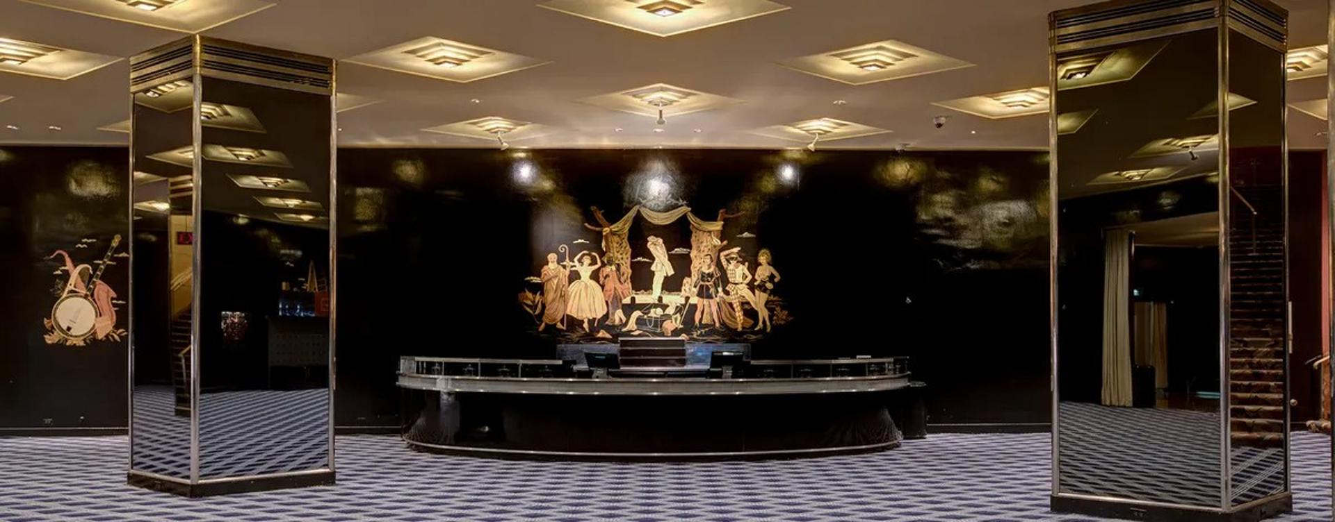 Grand Lounge