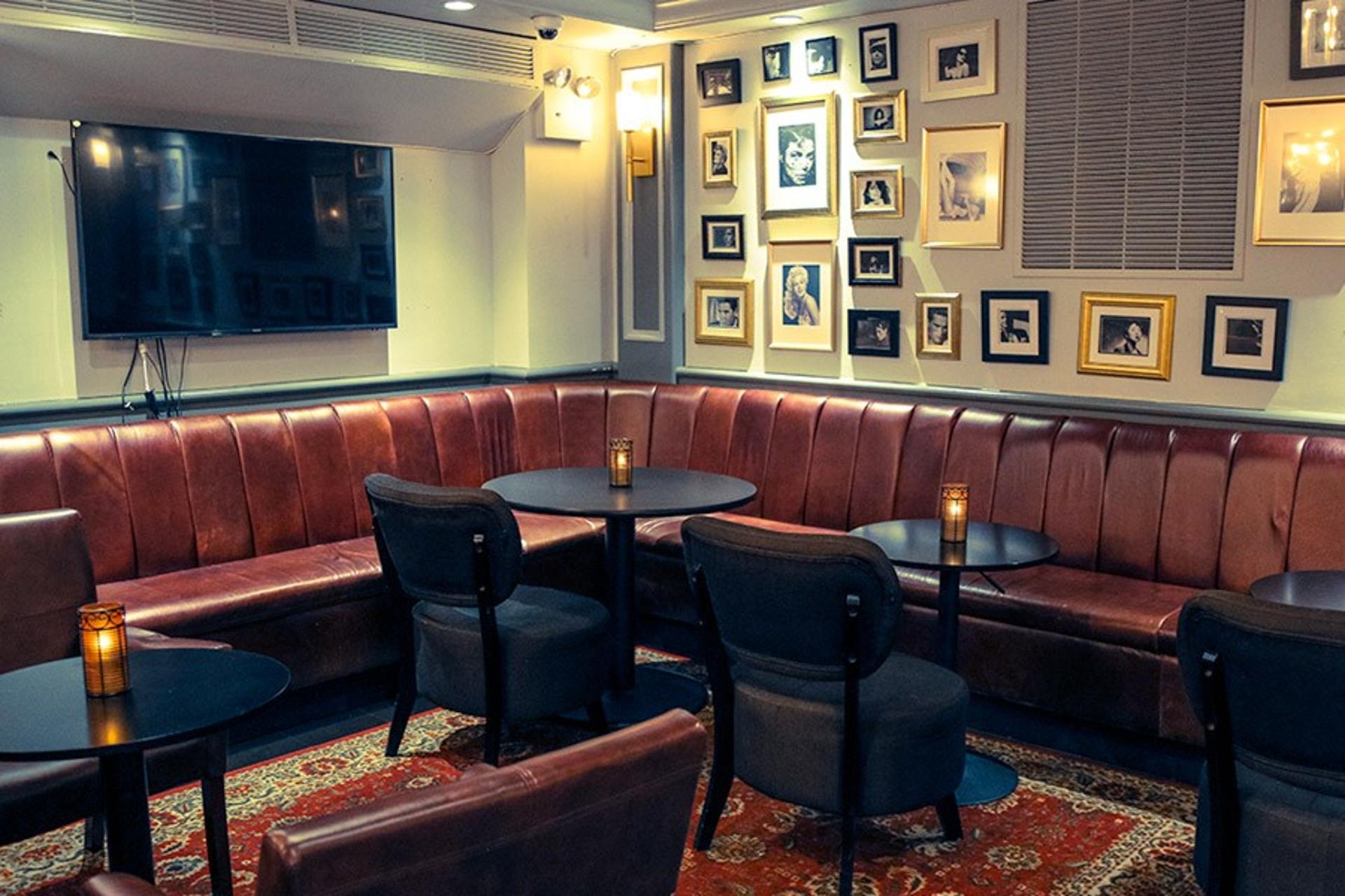 Area C (Lounge Right)