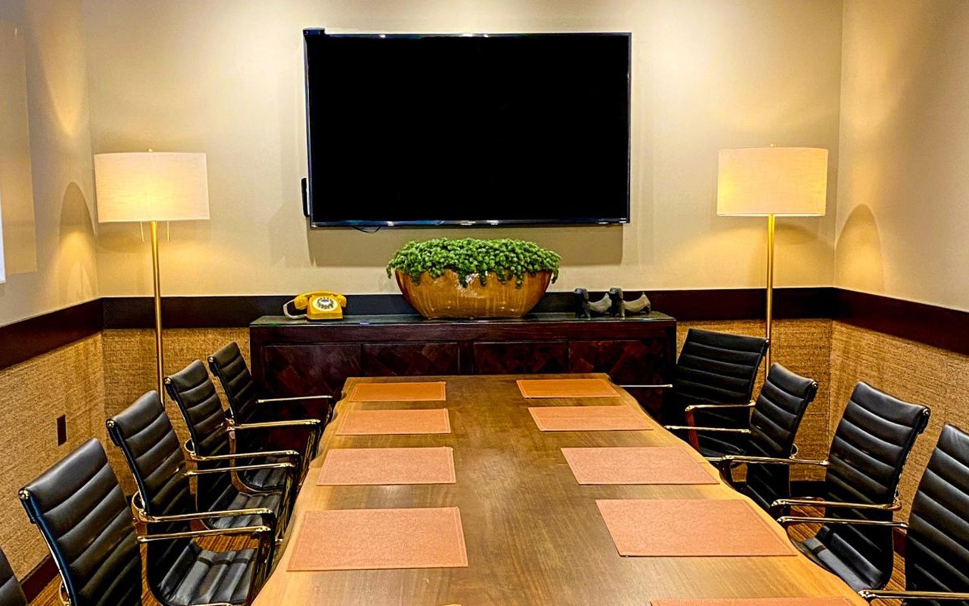 Alamos Room